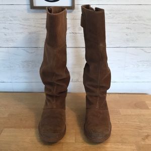 Adorable brown wedge Sorel boots